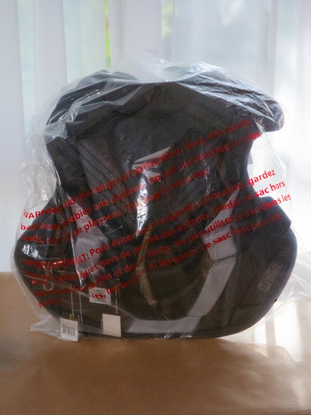 NEW Easton Baseball Gametime 15" YOUTH Catcher Chest Protector, Ages 9-12 - Picture 3 of 7